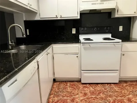 204 Lake Pointe Drive Oakland Park FL 33309