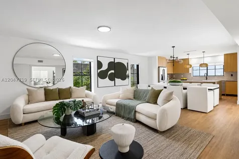 7811 Carlyle Avenue Miami Beach FL 33141