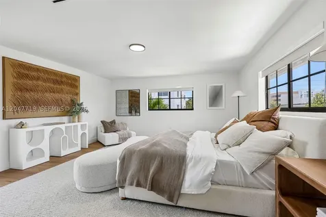 7811 Carlyle Avenue Miami Beach FL 33141