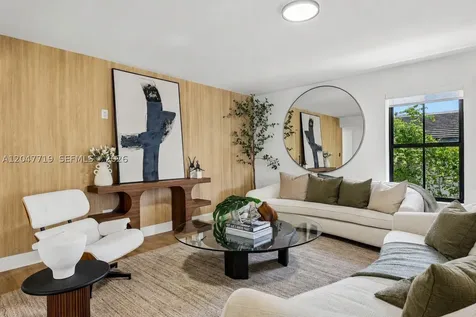 7811 Carlyle Avenue Miami Beach FL 33141