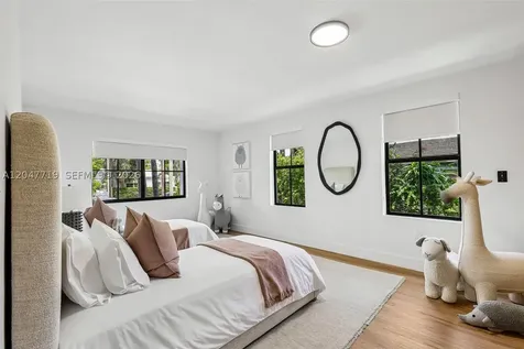 7811 Carlyle Avenue Miami Beach FL 33141