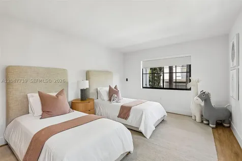 7811 Carlyle Avenue Miami Beach FL 33141