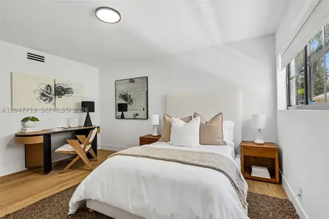 7811 Carlyle Avenue Miami Beach FL 33141