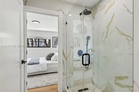 7811 Carlyle Avenue Miami Beach FL 33141
