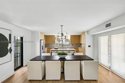 7811 Carlyle Avenue Miami Beach FL 33141