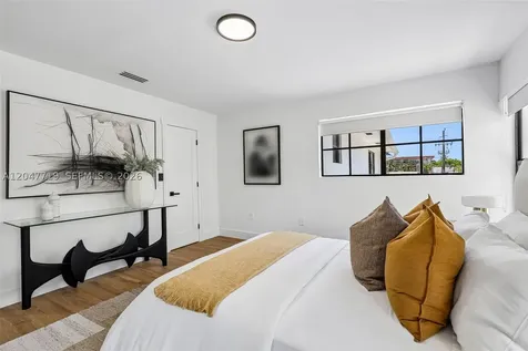 7811 Carlyle Avenue Miami Beach FL 33141