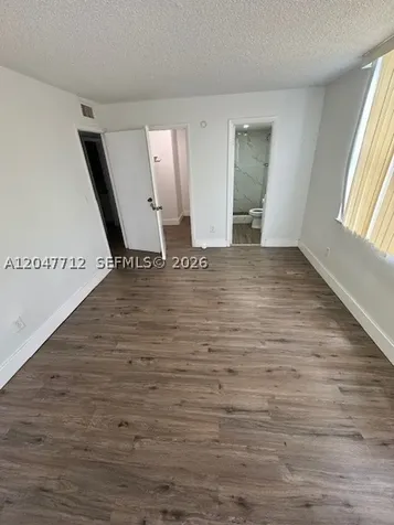 492 NW 165th St Road Miami FL 33169