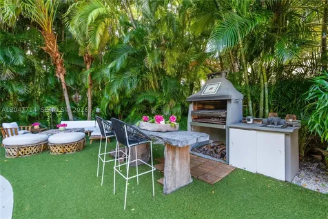 330 Gulf Road Key Biscayne FL 33149