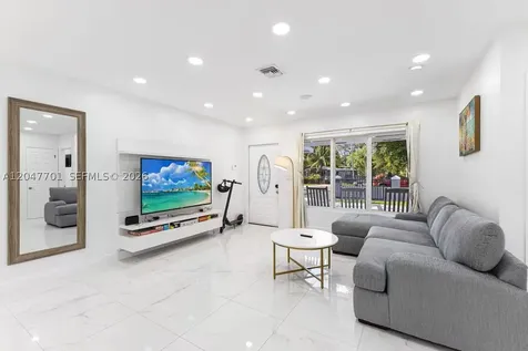 1240 NE 159th Street North Miami Beach FL 33162