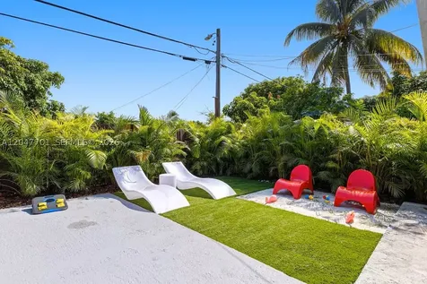 1240 NE 159th Street North Miami Beach FL 33162
