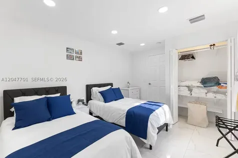 1240 NE 159th Street North Miami Beach FL 33162