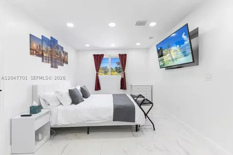 1240 NE 159th Street North Miami Beach FL 33162