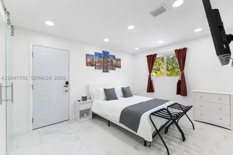 1240 NE 159th Street North Miami Beach FL 33162