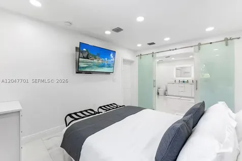 1240 NE 159th Street North Miami Beach FL 33162
