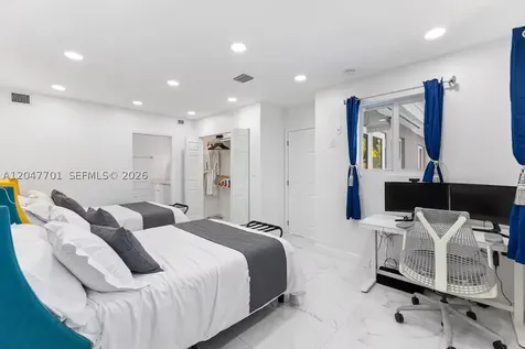 1240 NE 159th Street North Miami Beach FL 33162