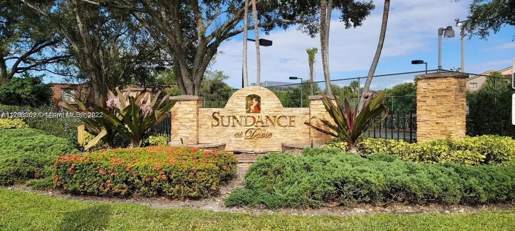 2846 S University Drive Davie FL 33328