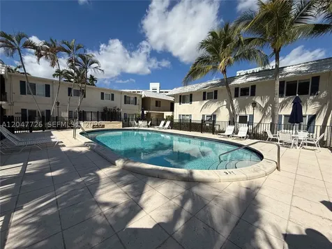 8607 SW 68th Court Pinecrest FL 33156