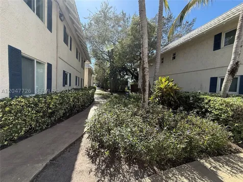 8607 SW 68th Court Pinecrest FL 33156