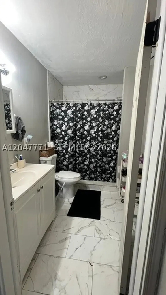 3000 N 72nd Way Hollywood FL 33024