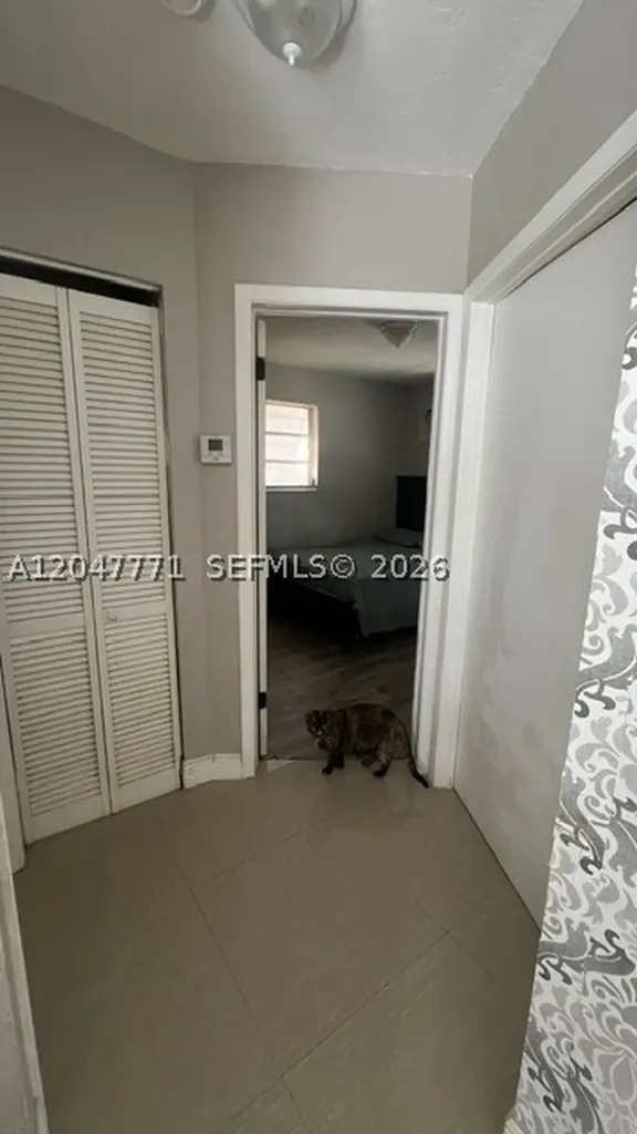 3000 N 72nd Way Hollywood FL 33024