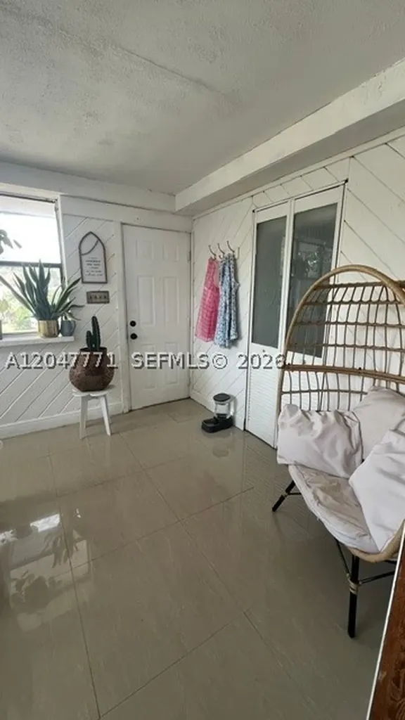 3000 N 72nd Way Hollywood FL 33024