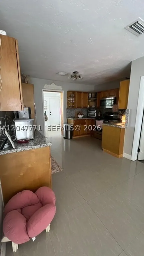 3000 N 72nd Way Hollywood FL 33024