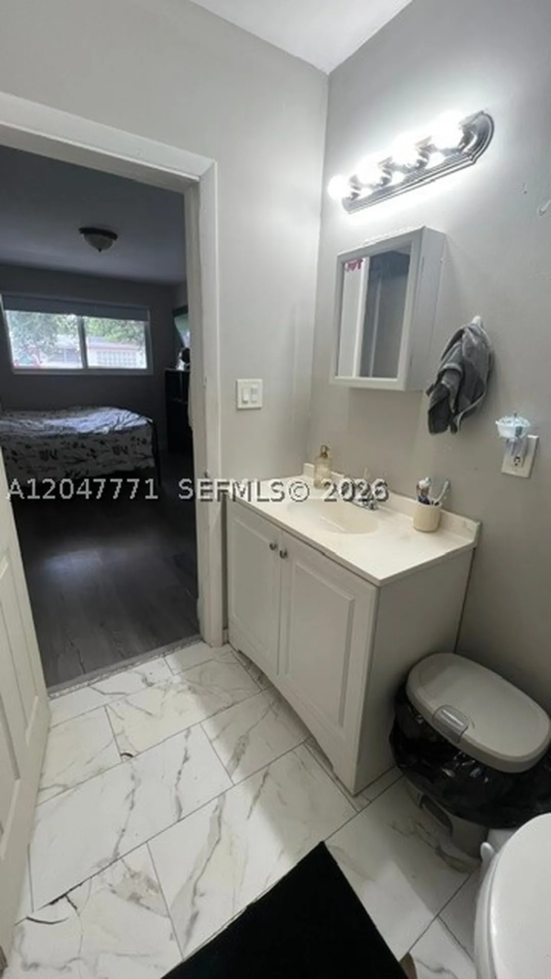 3000 N 72nd Way Hollywood FL 33024