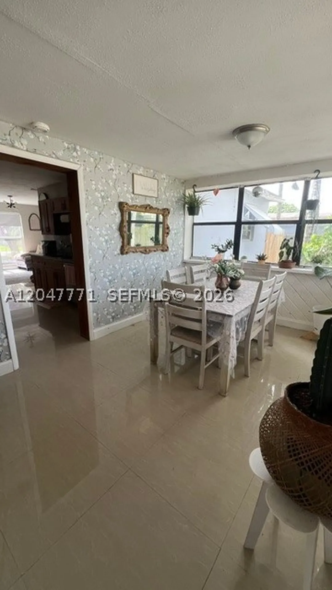 3000 N 72nd Way Hollywood FL 33024