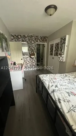 3000 N 72nd Way Hollywood FL 33024