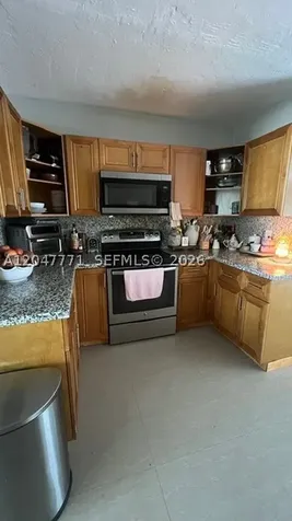 3000 N 72nd Way Hollywood FL 33024