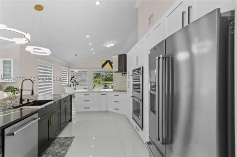 1530 W Lacosta Drive W Pembroke Pines FL 33027