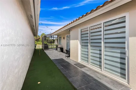 1530 W Lacosta Drive W Pembroke Pines FL 33027