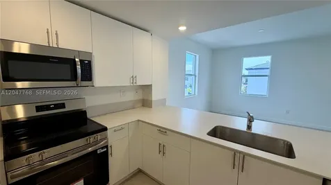 15601 SW 280 Miami FL 33032
