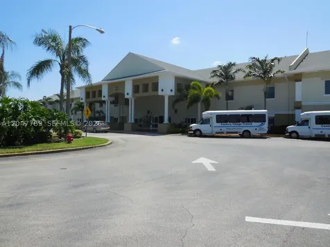 31 Windsor B West Palm Beach FL 33417