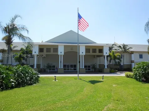 31 Windsor B West Palm Beach FL 33417