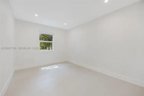 1070 NW 44th Street Miami FL 33127