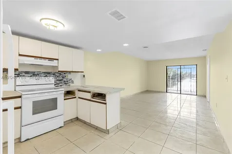 5580 W 26th Court Hialeah FL 33016