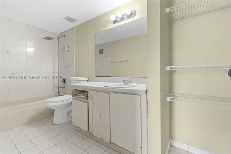 5580 W 26th Court Hialeah FL 33016