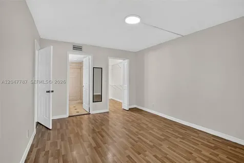 220 Lakeview Drive Weston FL 33326