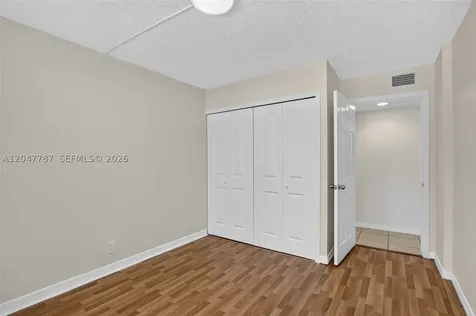 220 Lakeview Drive Weston FL 33326