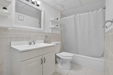 220 Lakeview Drive Weston FL 33326