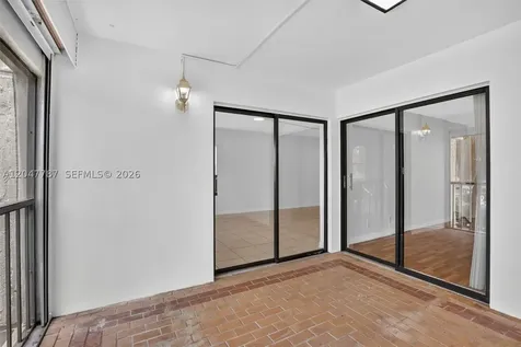 220 Lakeview Drive Weston FL 33326
