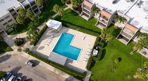 220 Lakeview Drive Weston FL 33326