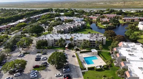 220 Lakeview Drive Weston FL 33326