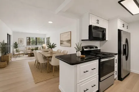 220 Lakeview Drive Weston FL 33326