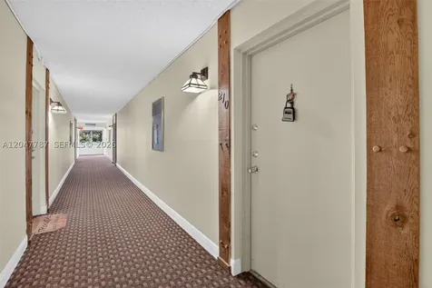 220 Lakeview Drive Weston FL 33326