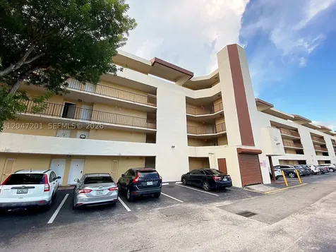 8870 Fontainebleau Boulevard Miami FL 33172