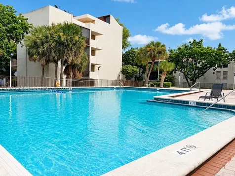 8870 Fontainebleau Boulevard Miami FL 33172