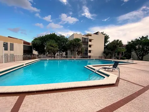 8870 Fontainebleau Boulevard Miami FL 33172