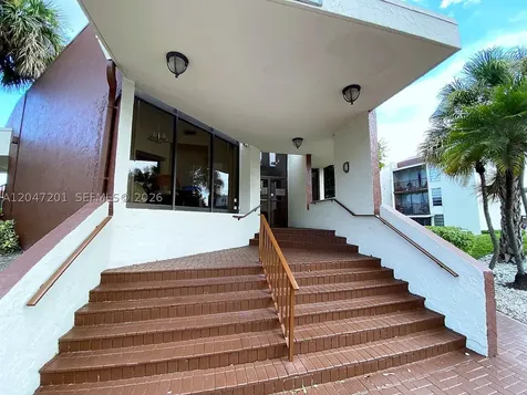 8870 Fontainebleau Boulevard Miami FL 33172